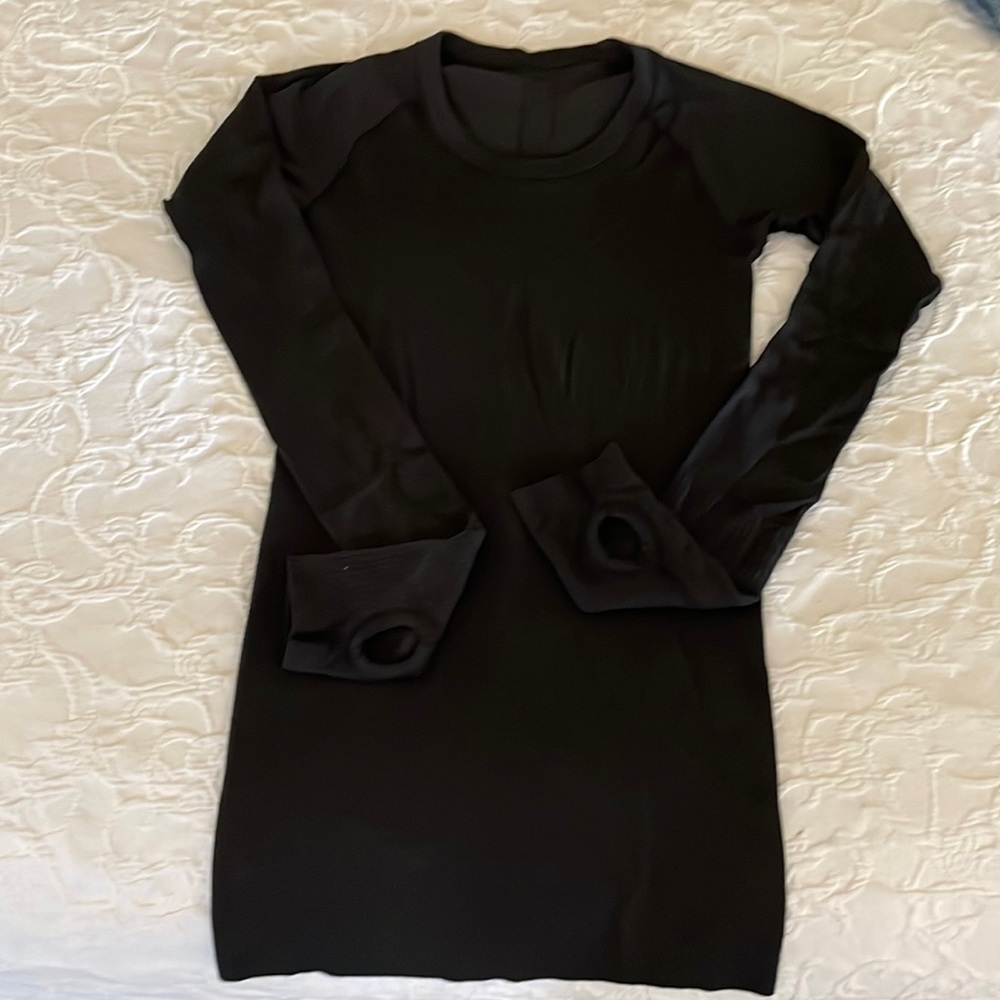 Lululemon swiftly tech shirt black size 2 excellent!